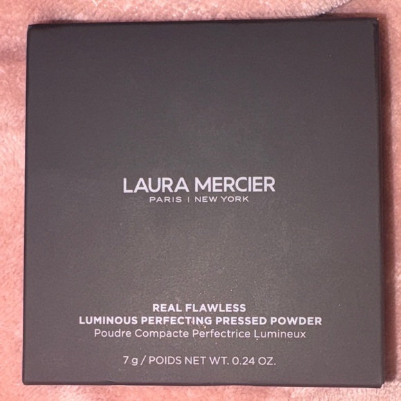 Laura Mercier Real Flawless Luminous Perfecting Pressed Powder - Picture 1 of 5